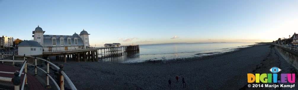 FZ010858-65 View from Penarth promenade